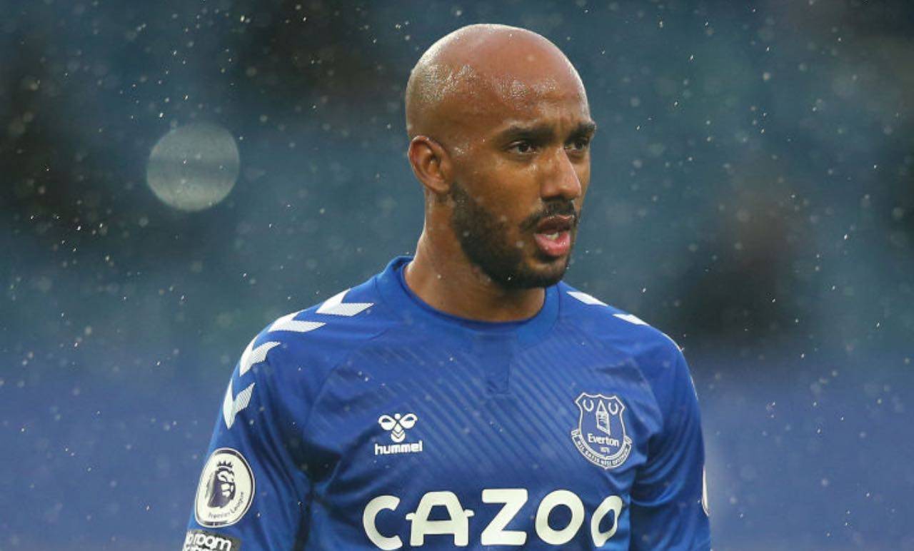 Delph sotto la pioggia