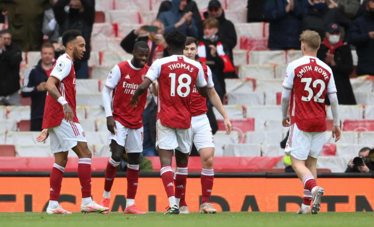 I giocatori dell'Arsenal festeggiano un gol