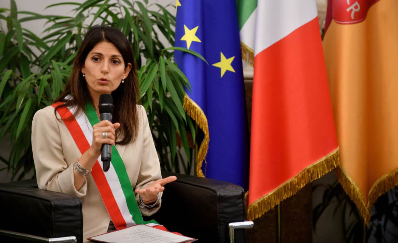 Virginia Raggi in conferenza stampa