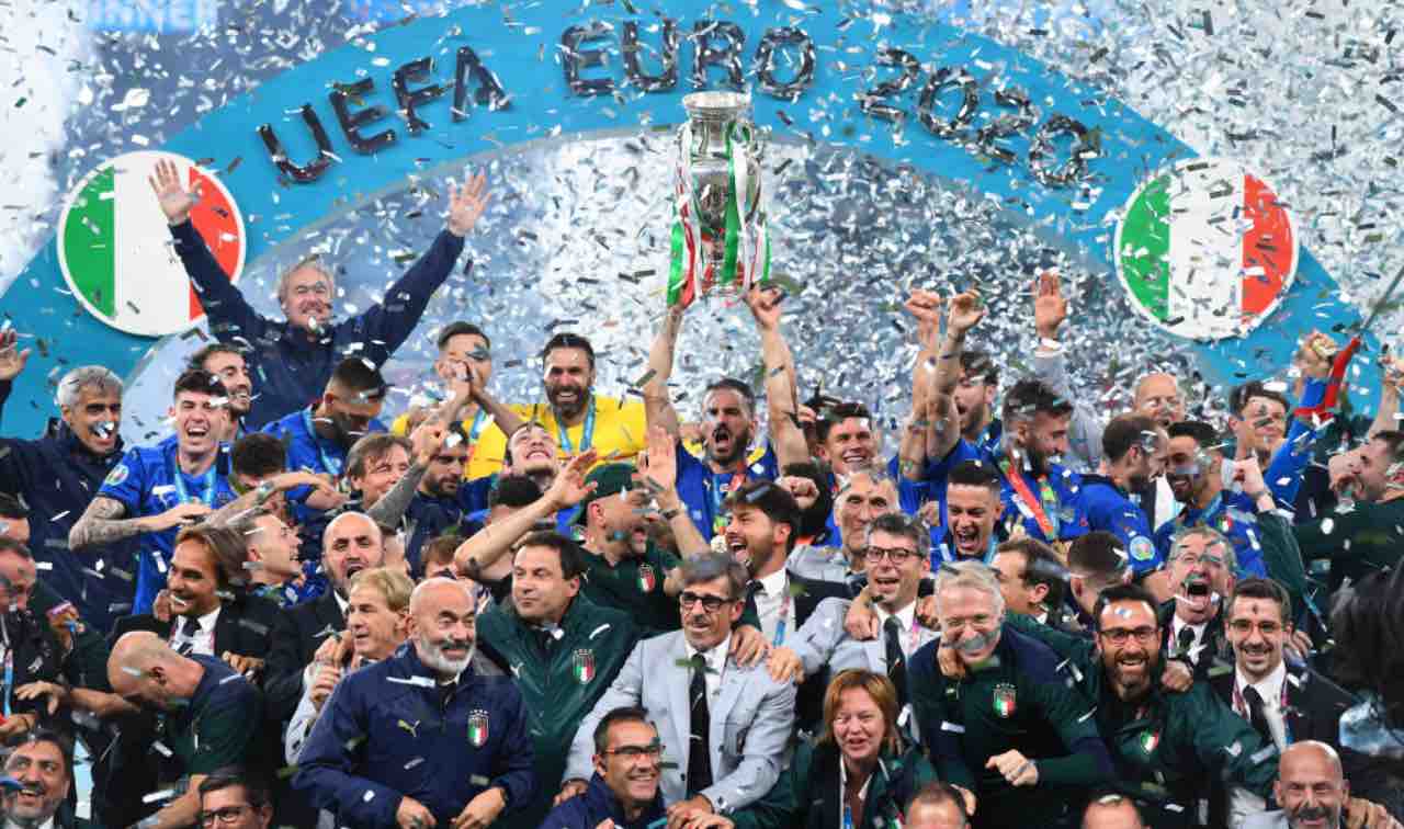 La festa azzurra dopo la vittoria dell'Europeo