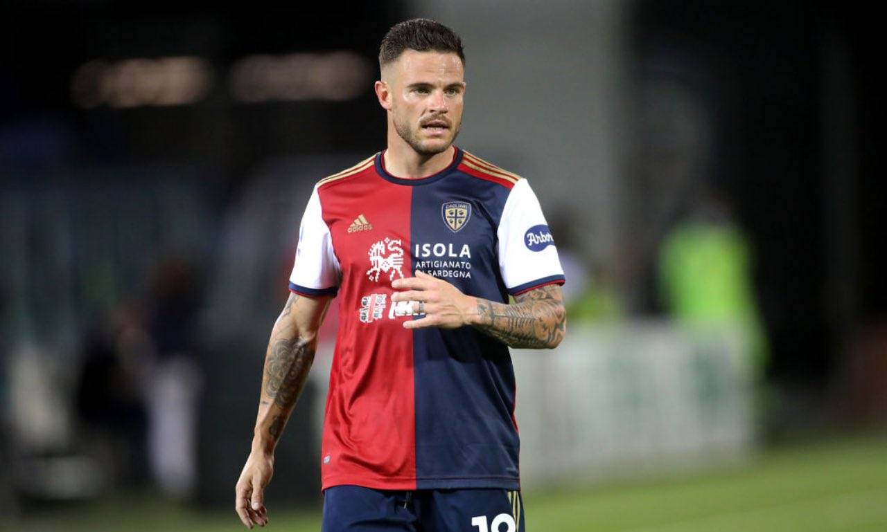 Nandez con la maglia del Cagliari