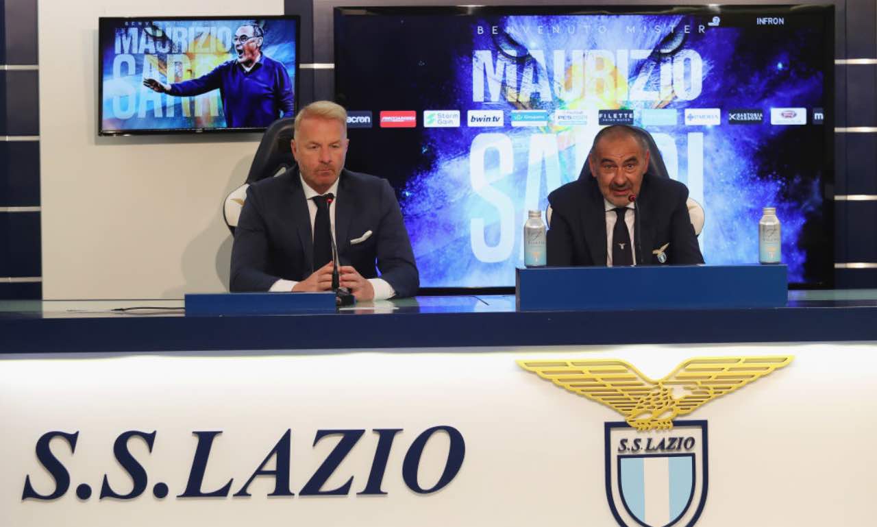 Sarri in conferenza stampa con la Lazio 