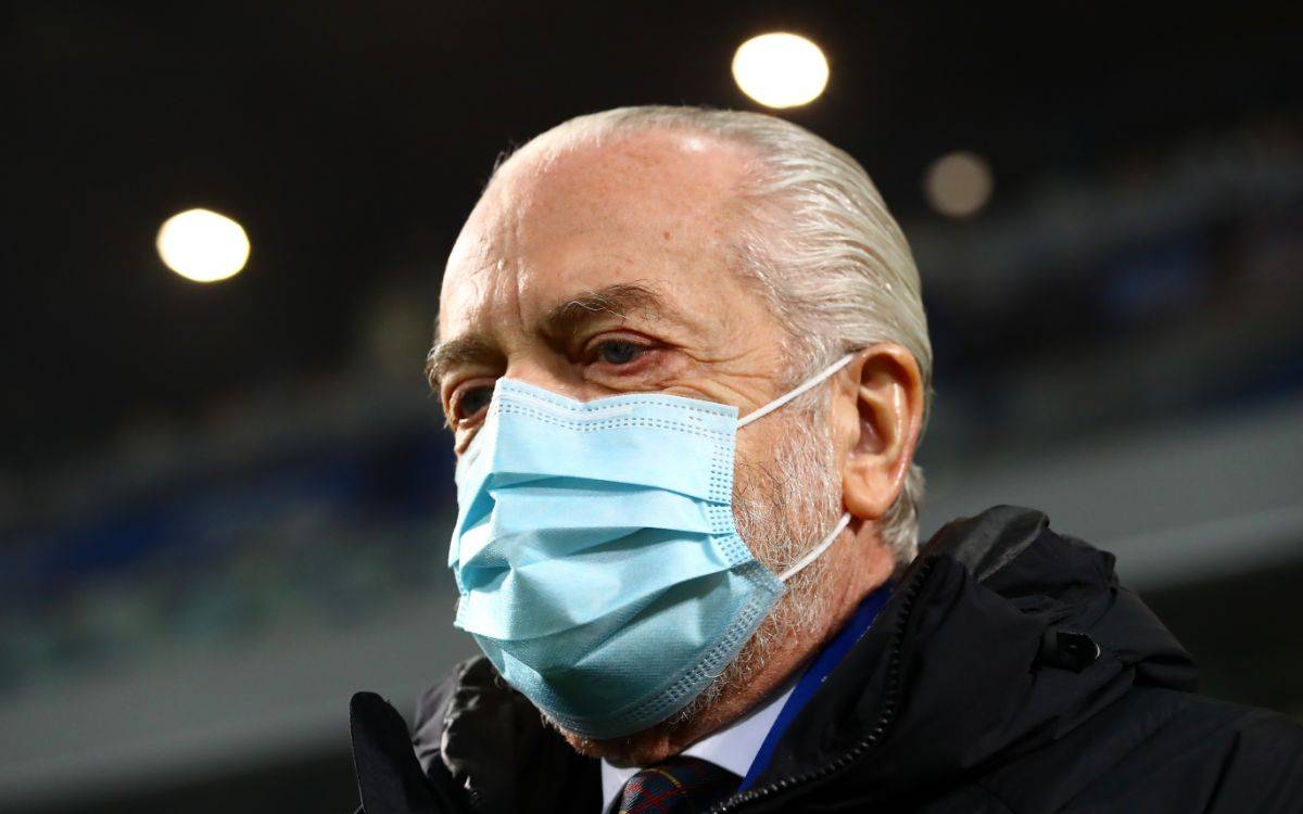 De Laurentiis con la maschera 