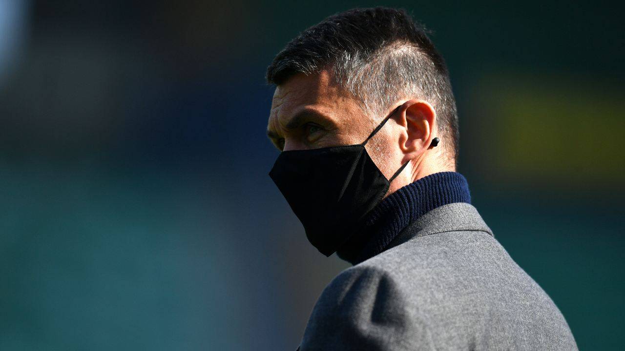 Paolo Maldini pensieroso