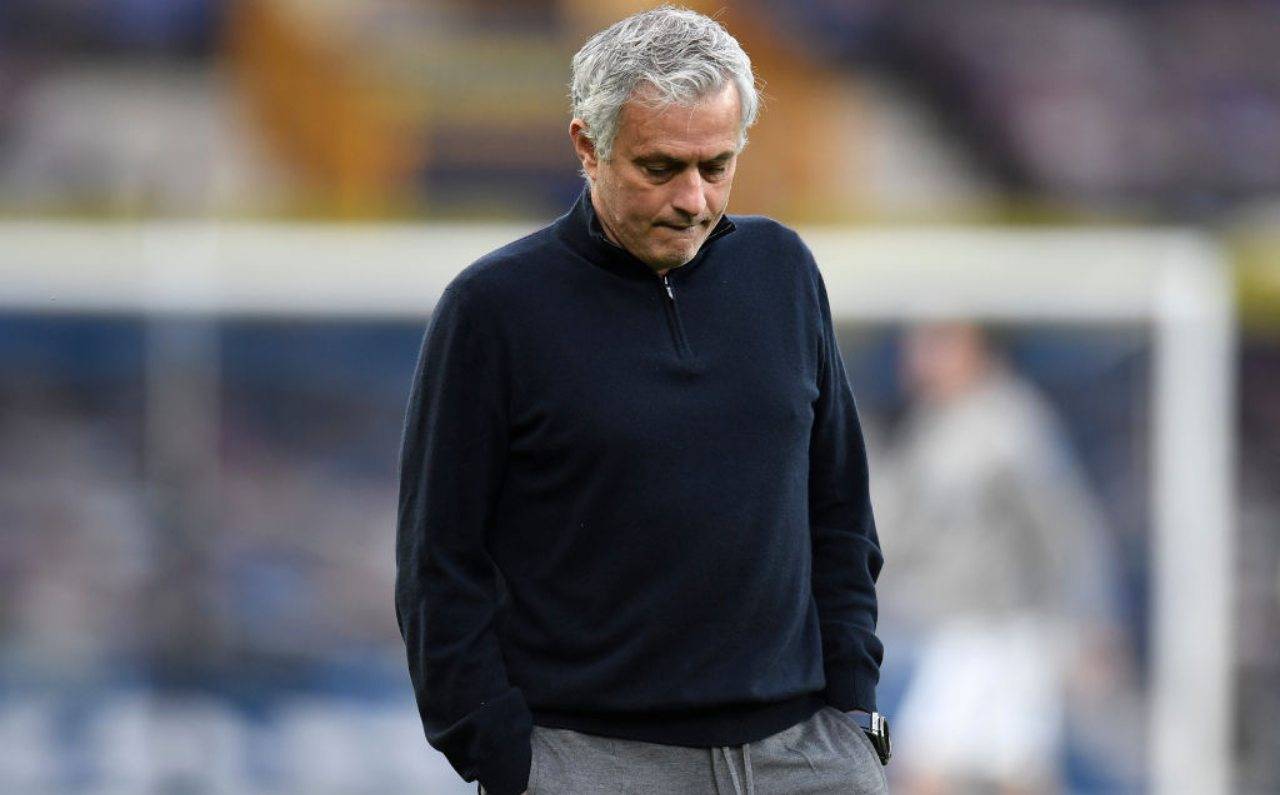 Mourinho pensieroso