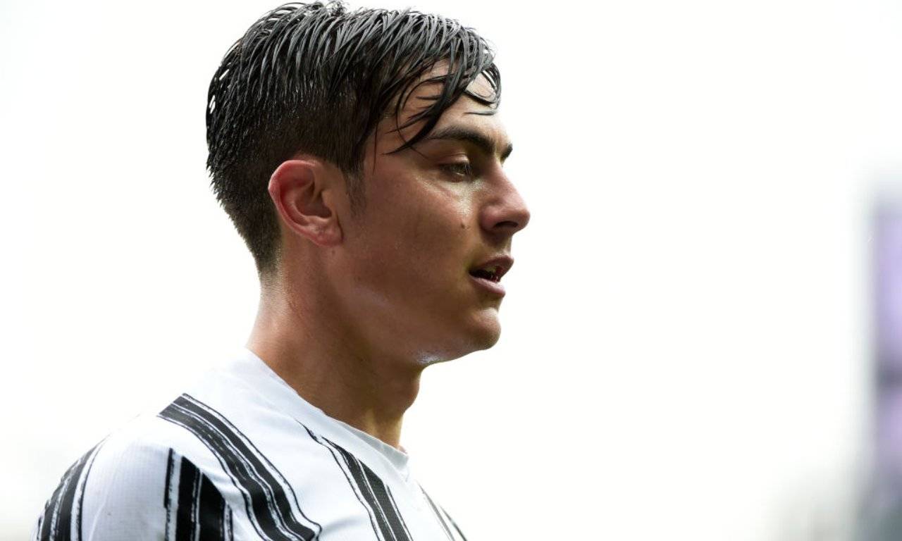 Dybala pensieroso