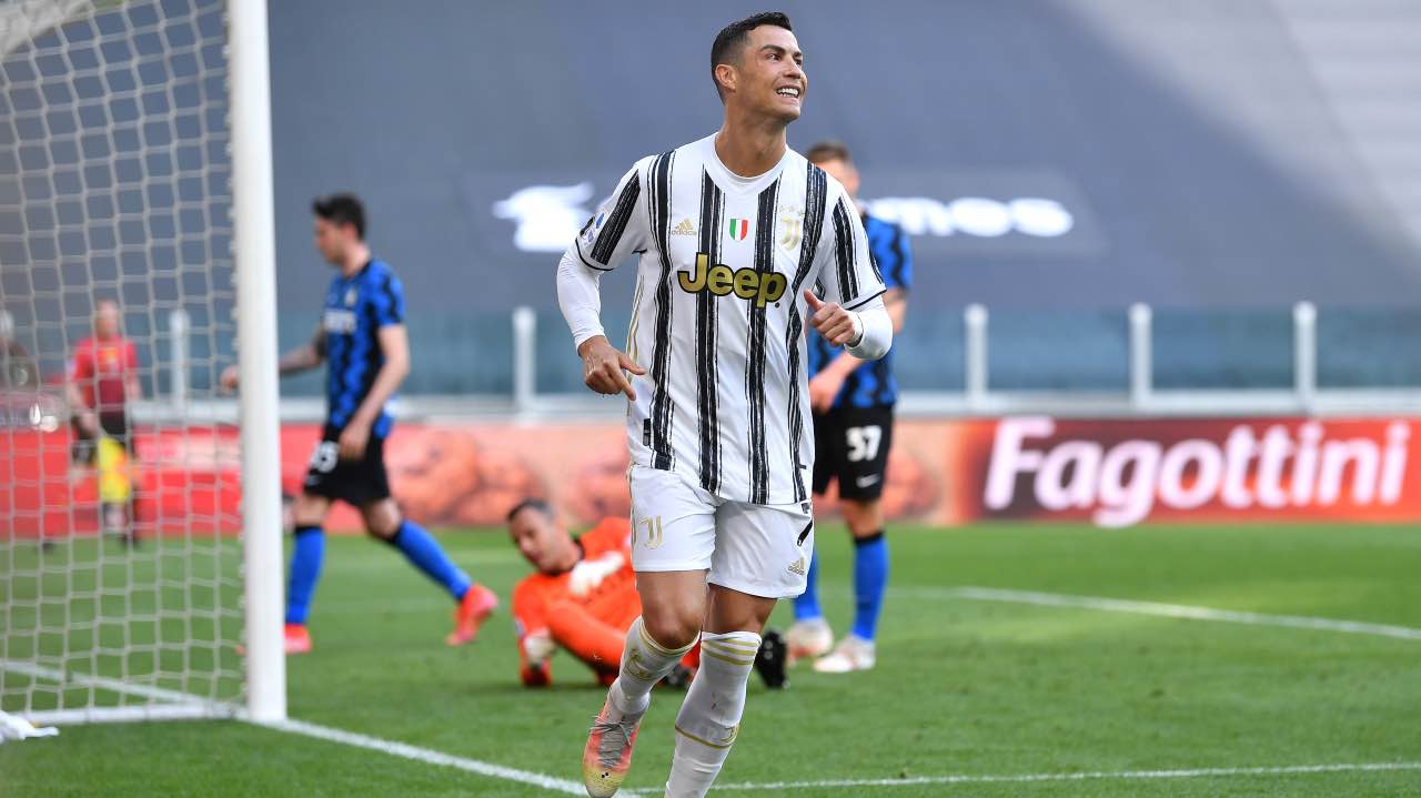 Cristiano Ronaldo esulta con la Juventus