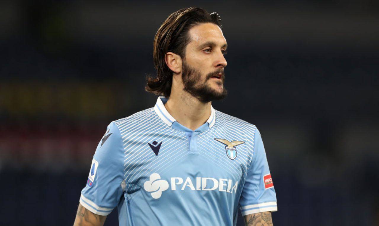 Luis Alberto in campo con la Lazio