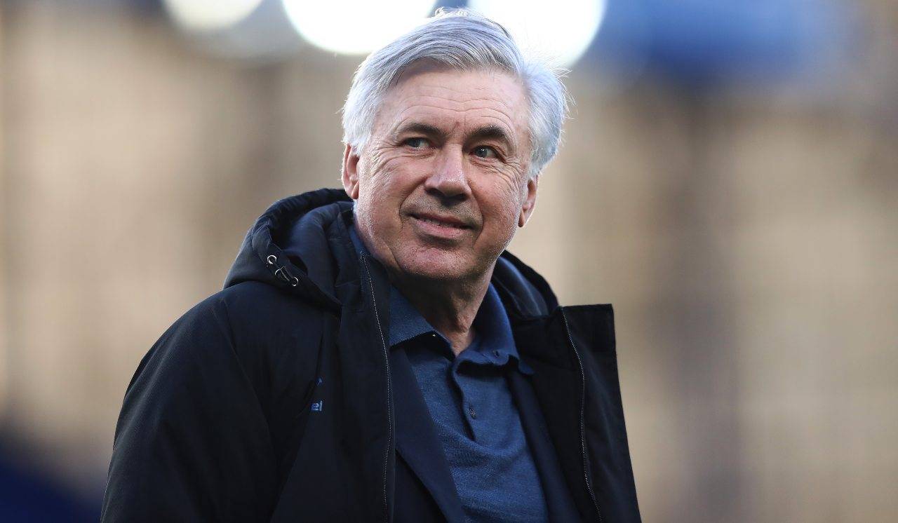 carlo ancelotti sorride