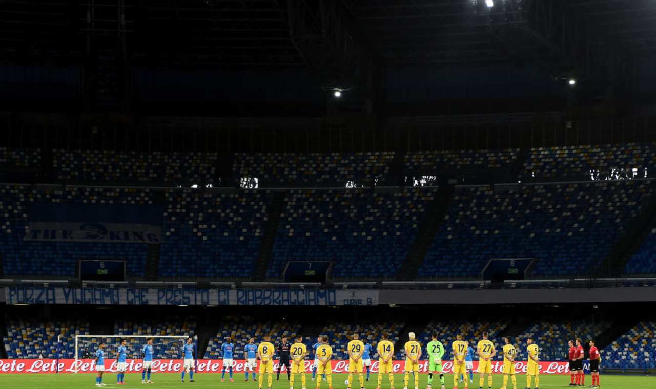 Minuto di silenzio durante Napoli-Verona 