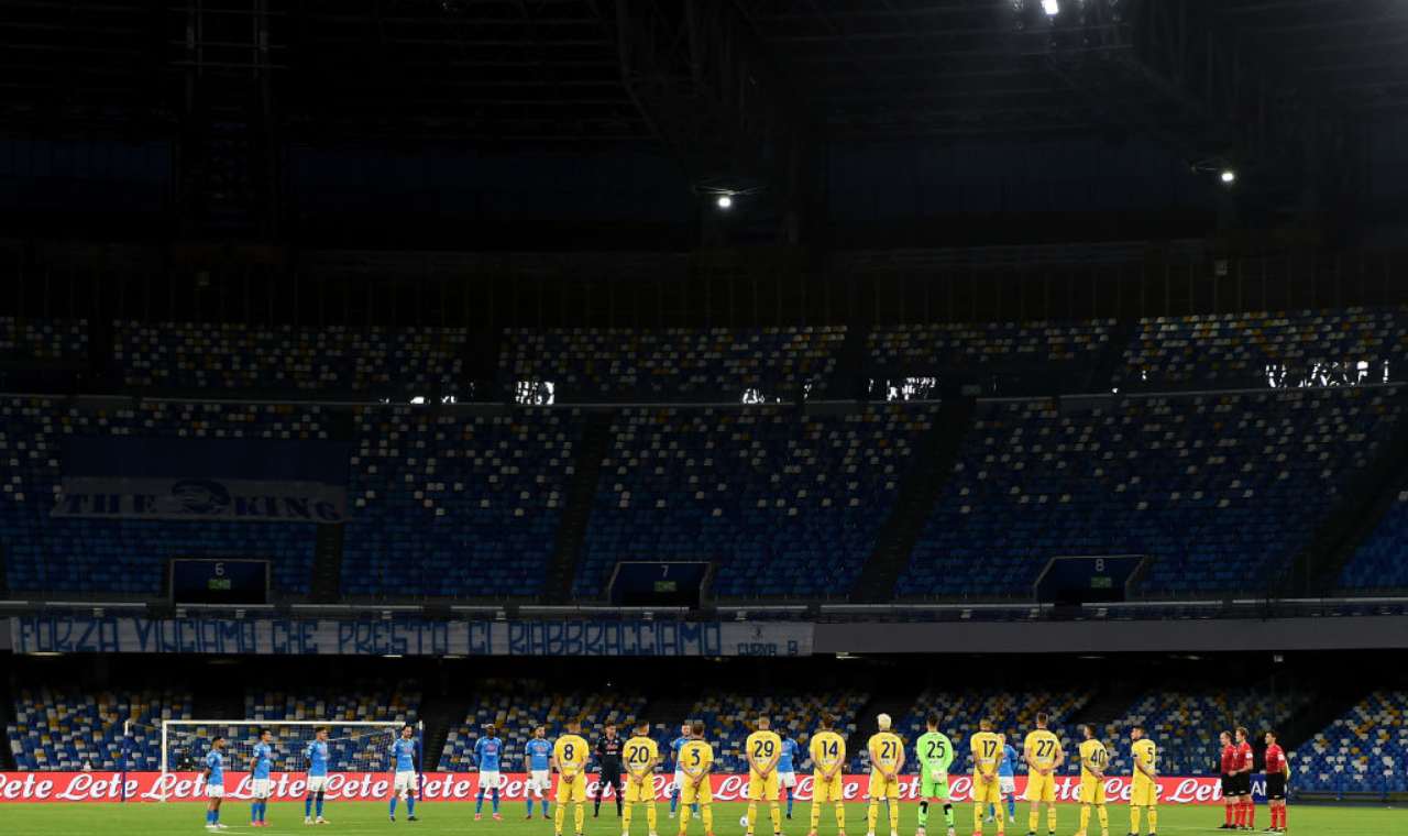 Minuto di silenzio prima di Napoli-Verona 