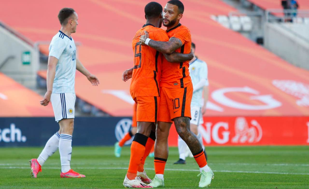 Wijnaldum e Depay