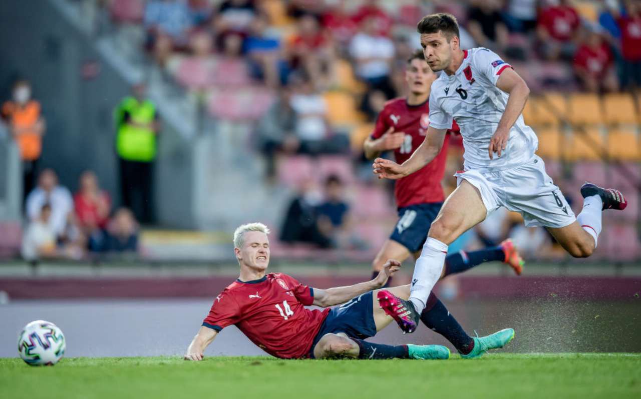 Djimsiti con la maglia dell'Albania