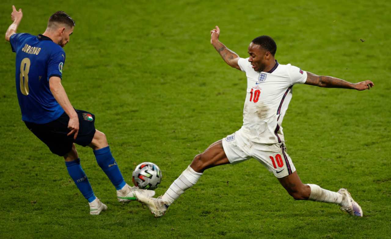 Jorginho e Sterling durante Italia-Inghilterra