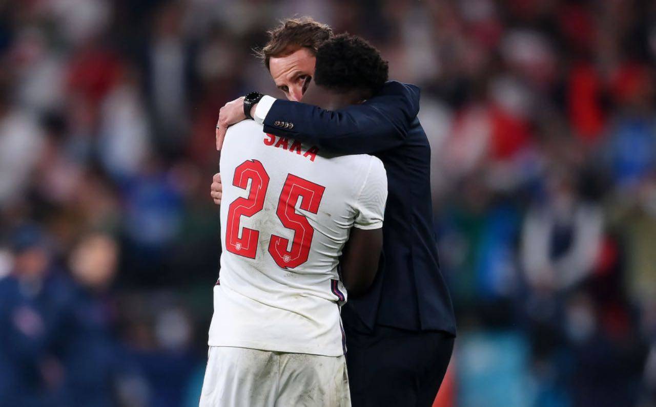 Southgate consola Saka