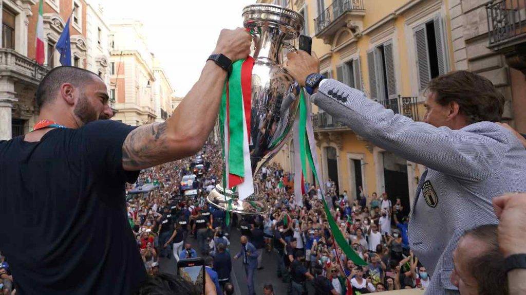 Bonucci e Mancini festeggiano