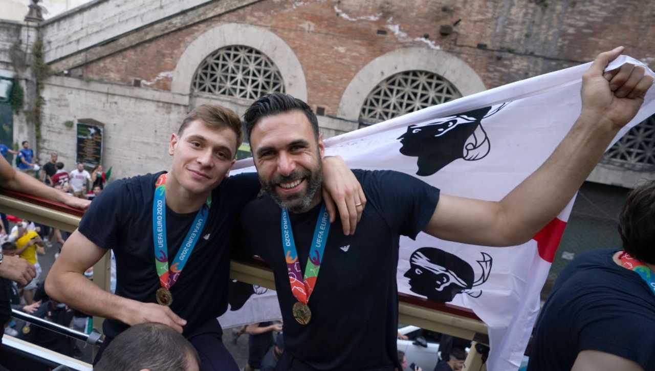 Sirigu e Barella sorridenti 