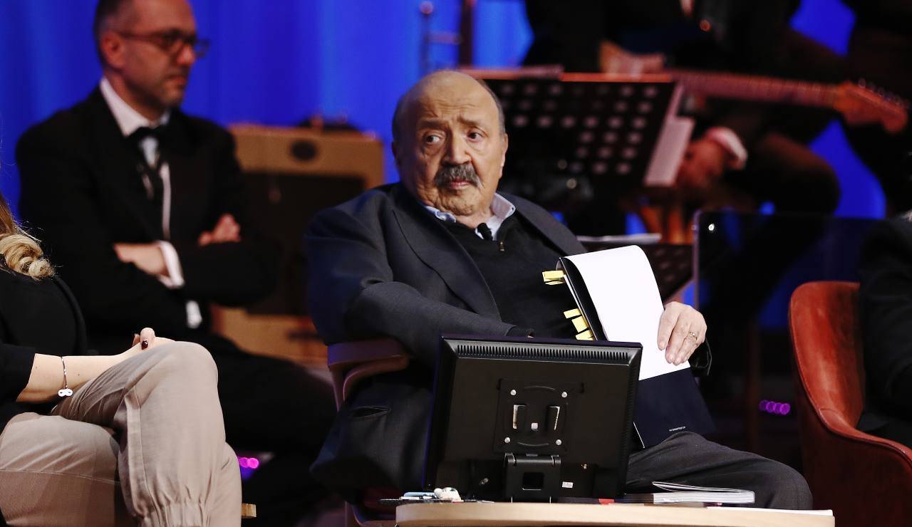 Maurizio Costanzo durante una puntata del suo celebre talk show
