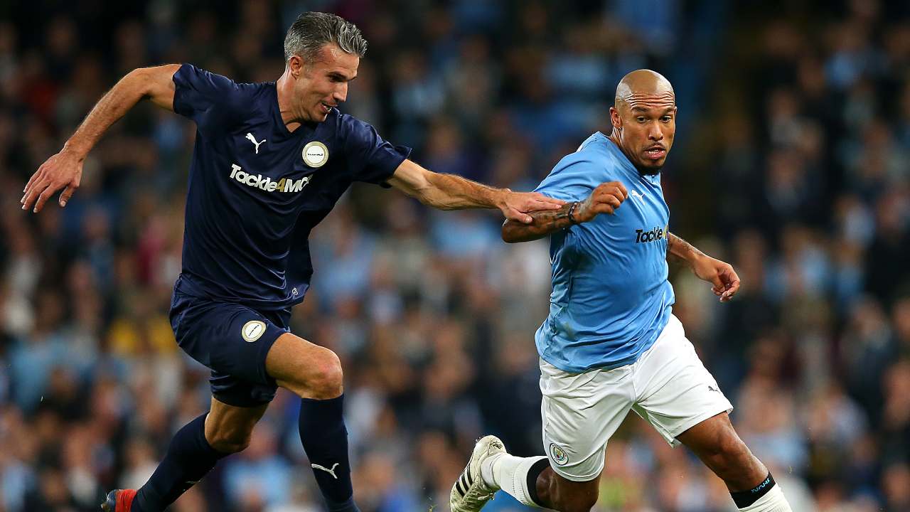 Van Persie in azione prima del ritiro avvenuto nel 2019