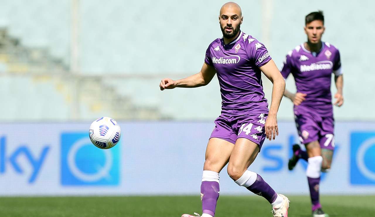 Amrabat con la maglia della Fiorentina