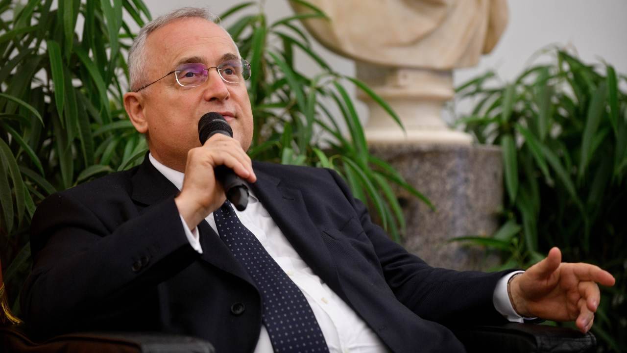 Lotito sorridente