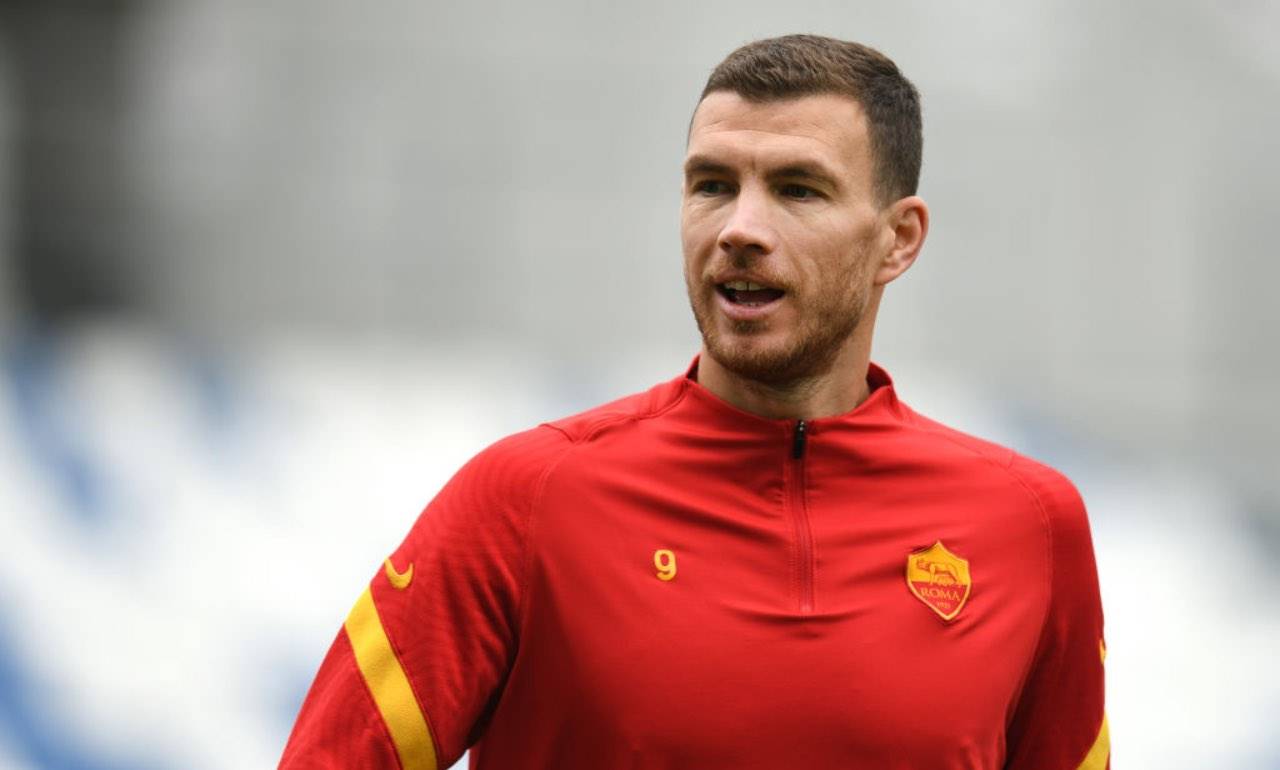 Edin Dzeko sorridente