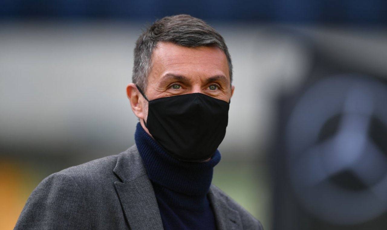 Paolo Maldini con mascherina