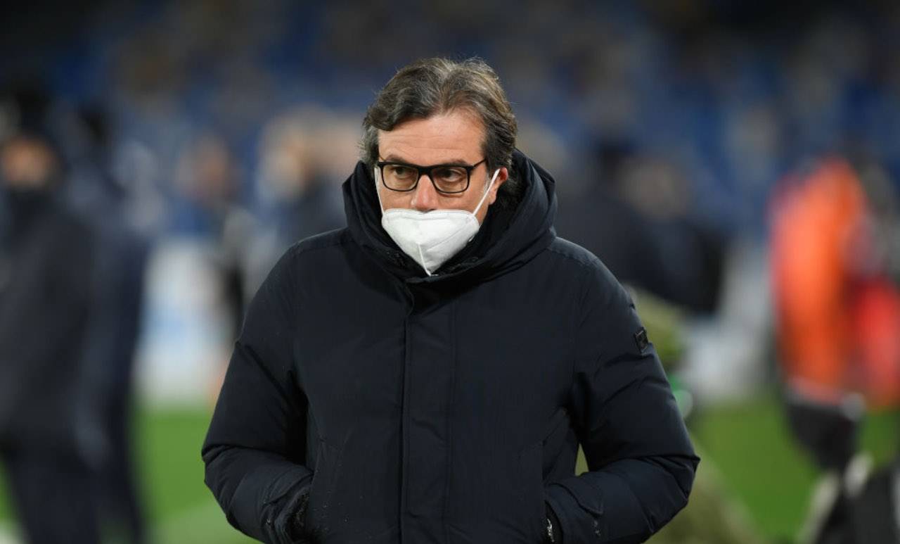 Giuntoli con le mani in tasca