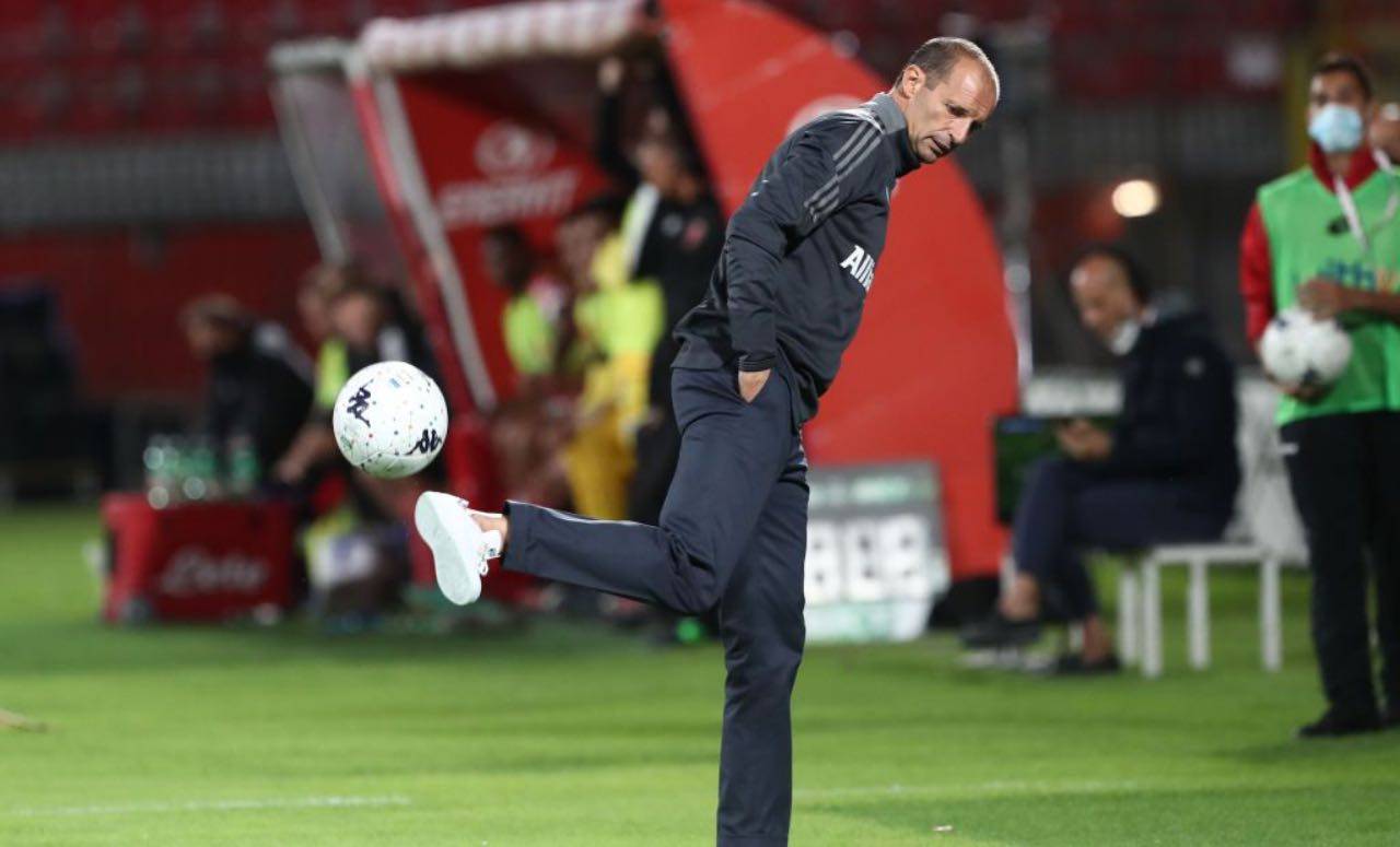 Allegri controlla un pallone di tacco