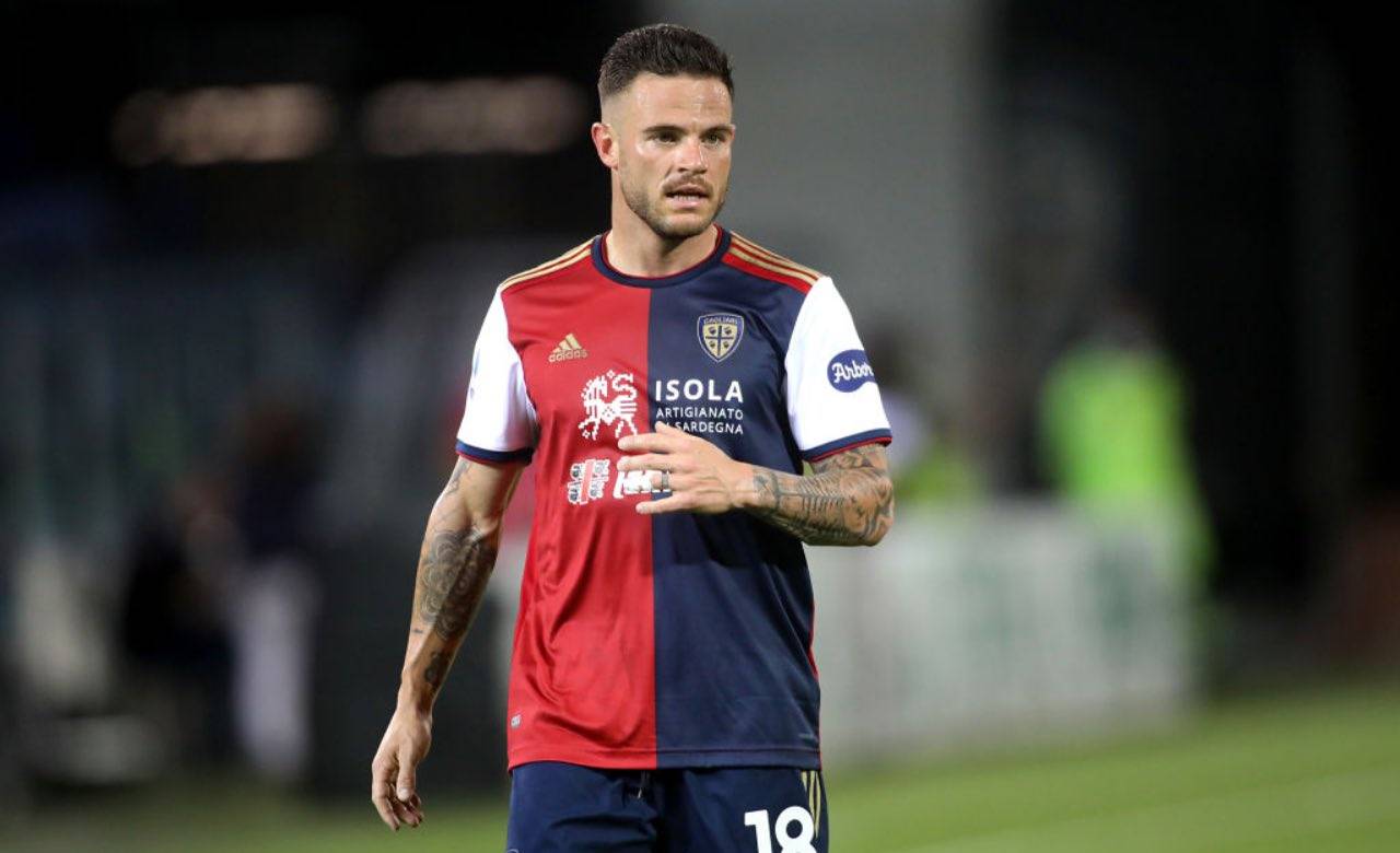 Nandez con la maglia del Cagliari