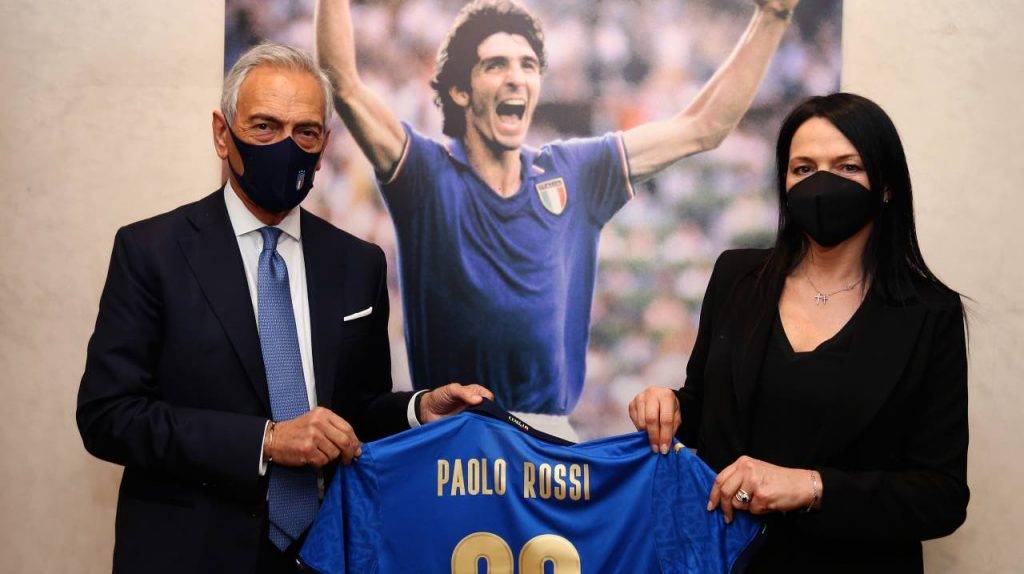 Gravina e Cappelletti con la maglia di Rossi