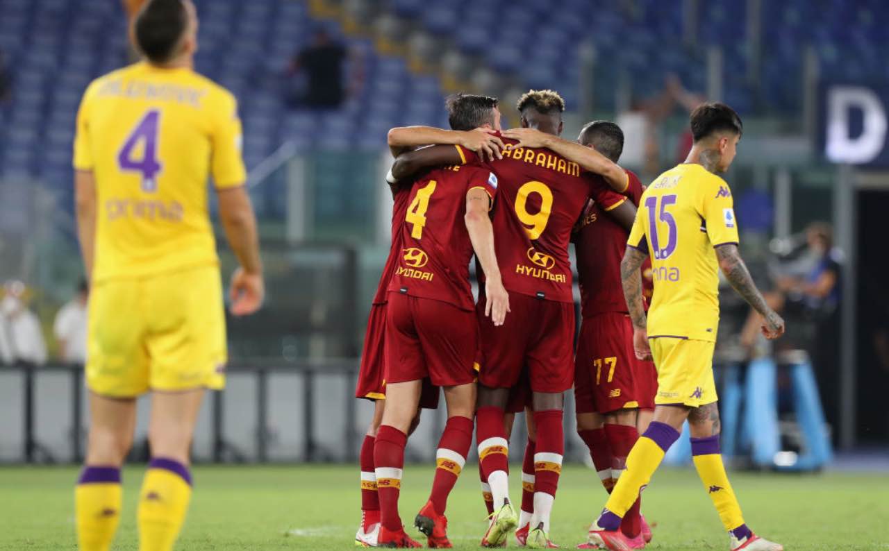 La Roma esulta contro la Fiorentina