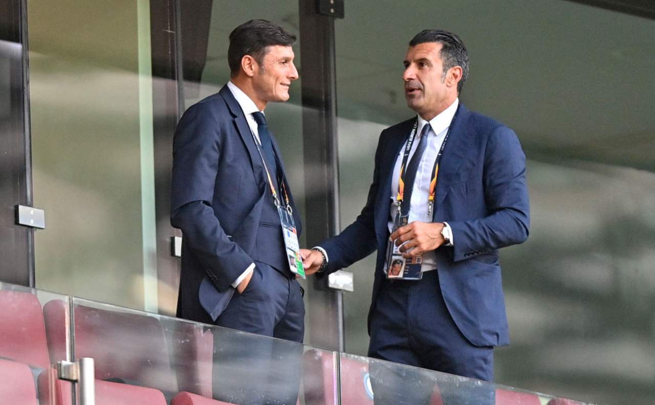 Zanetti parla con Figo
