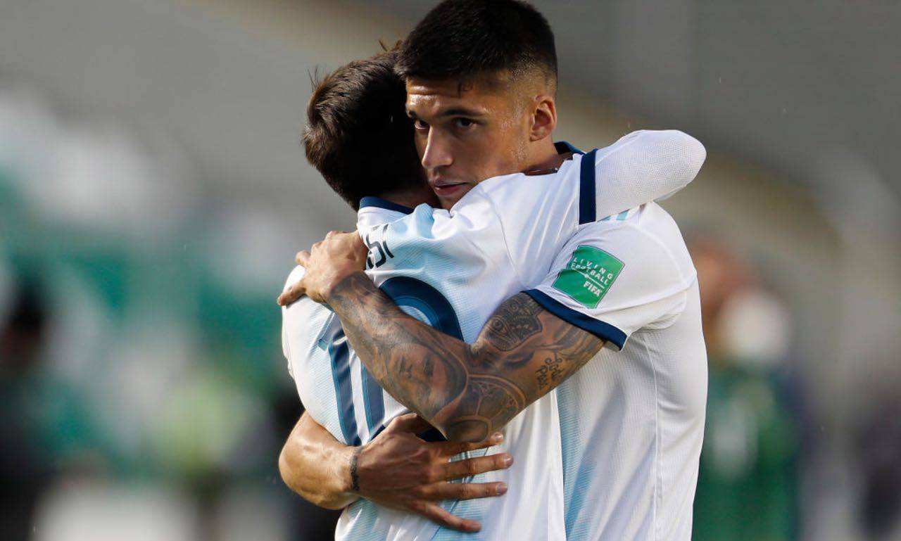 Argentina, Correa abbraccia Messi 