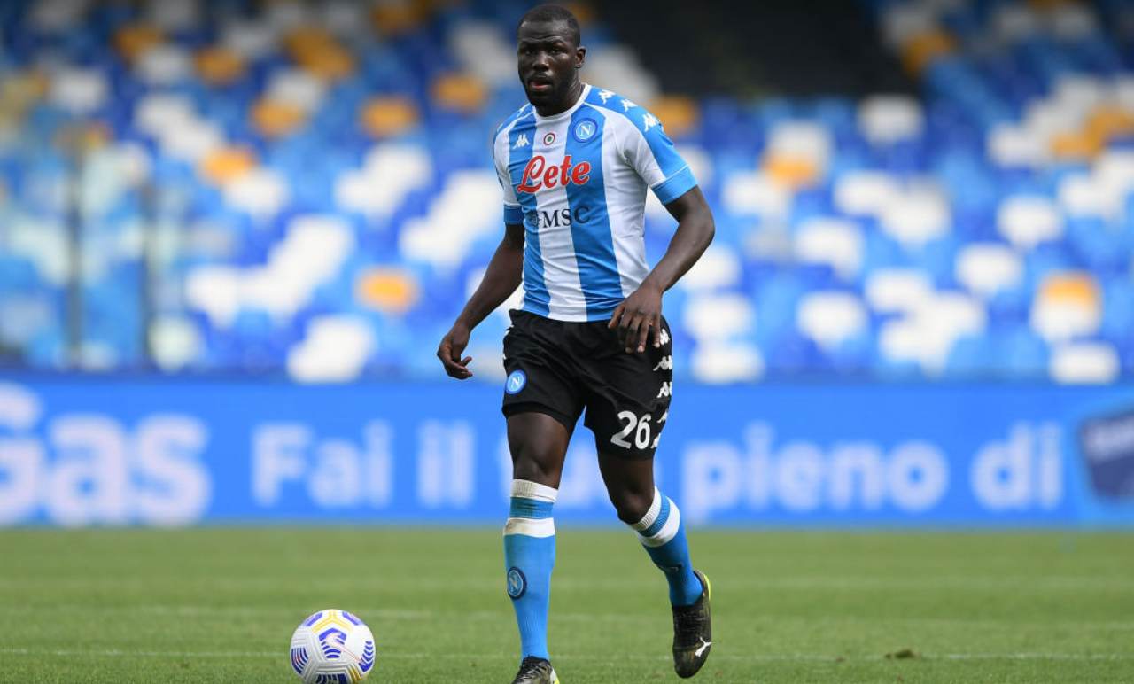 Koulibaly porta palla