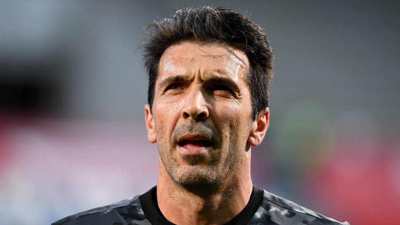 Gigi Buffon pensieroso