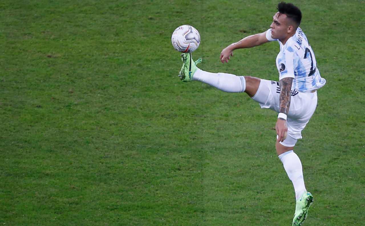 Lautaro con la maglia dell'Argentina