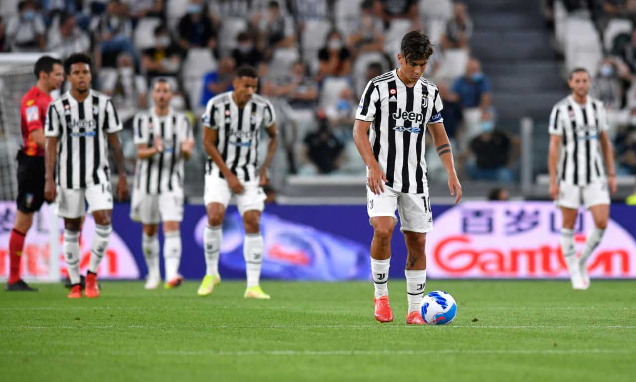 Dybala a centrocampo