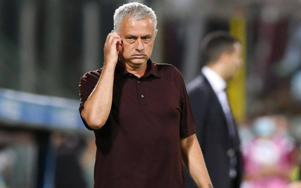 Mourinho pensieroso