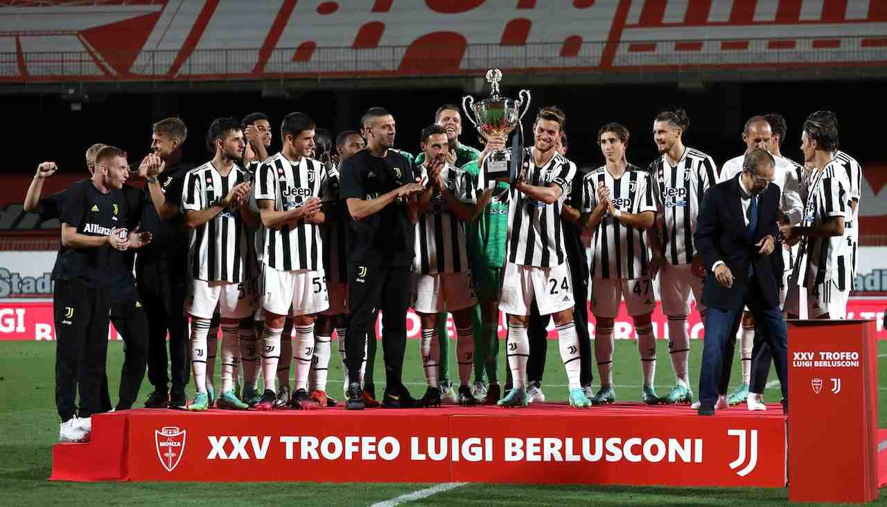 La Juventus alza il Trofeo Berlusconi