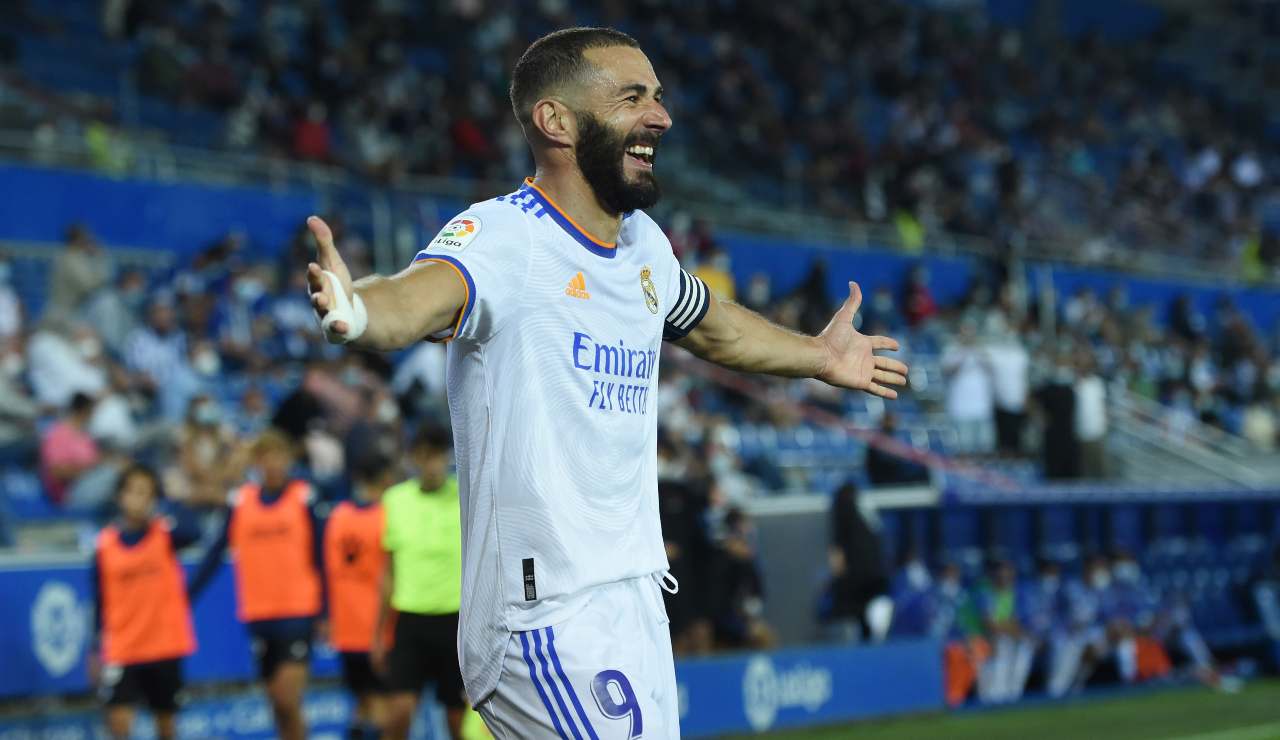 Benzema esulta dopo un gol