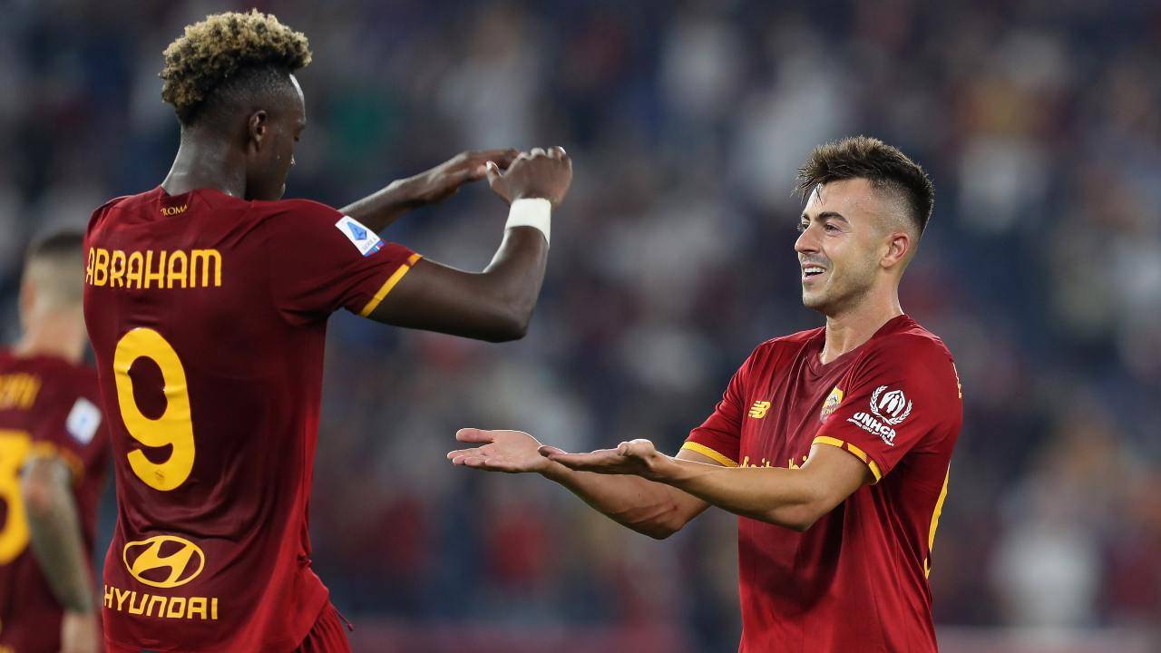 Abraham ed El Shaarawy esultano dopo un gol