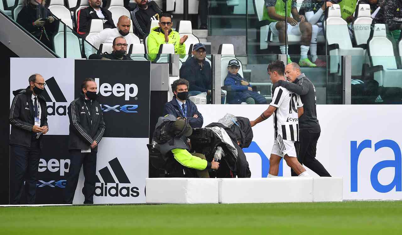 Dybala esce dal campo