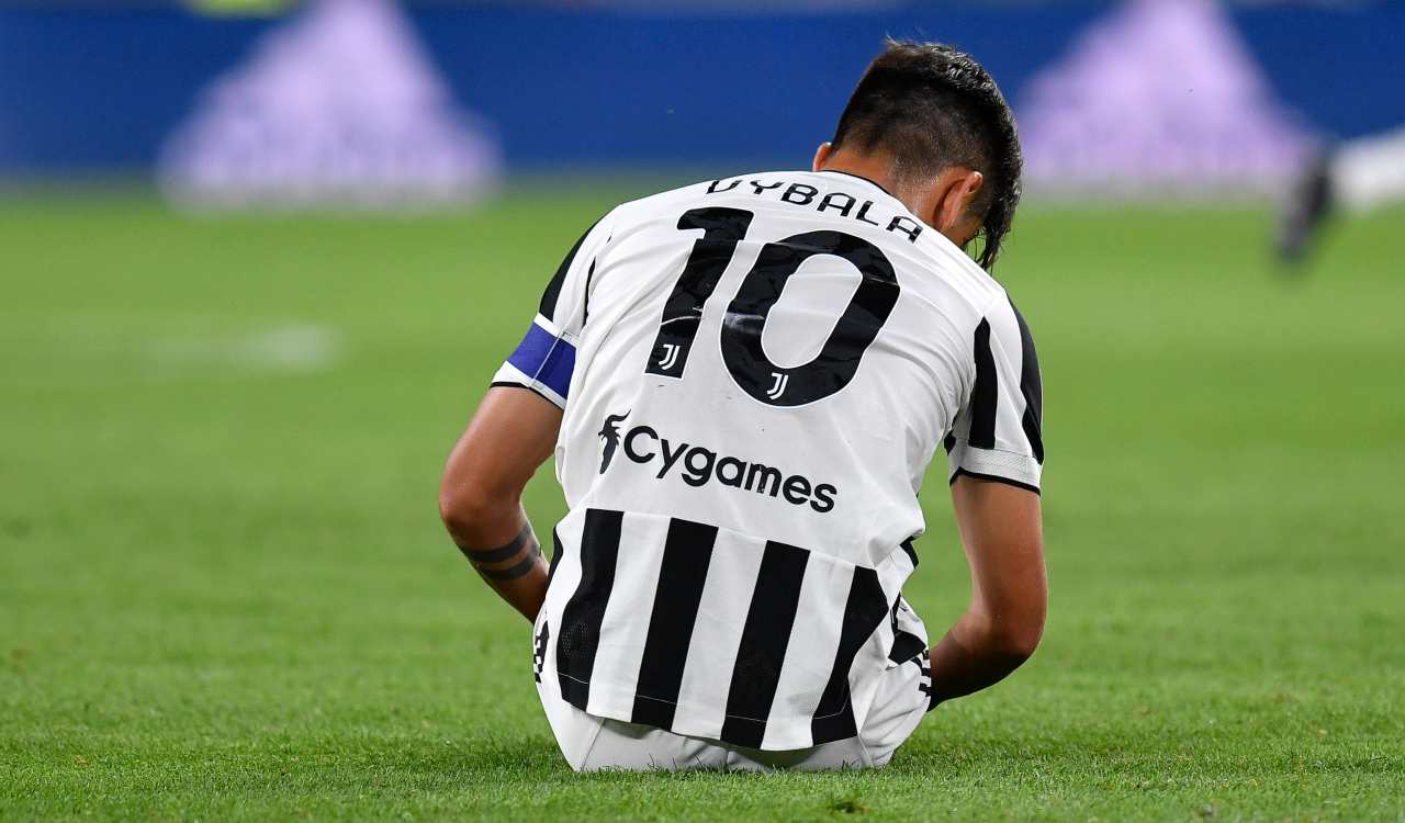 Dybala a terra dolorante