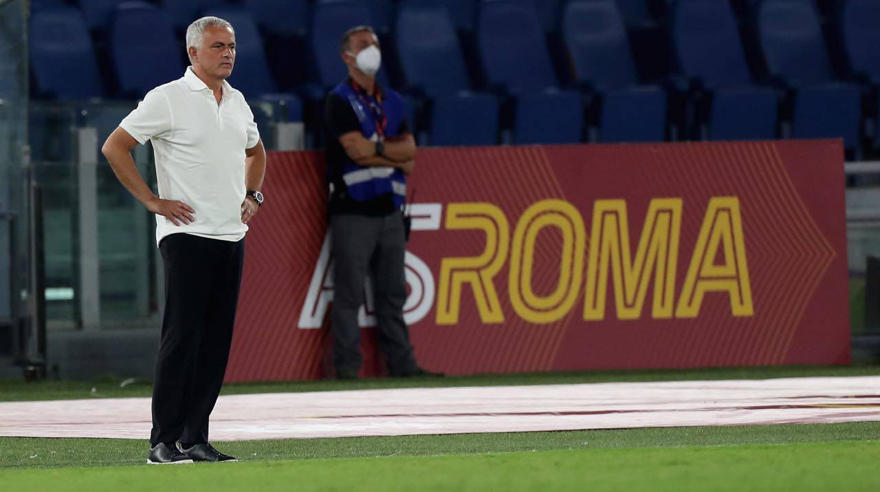 Mourinho sulla panchina della Roma