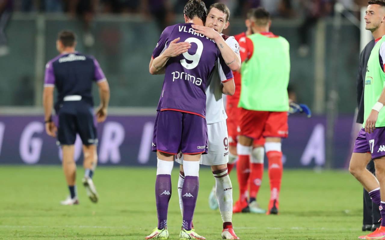 Vlahovic e Belotti al termine di Fiorentina-Torino