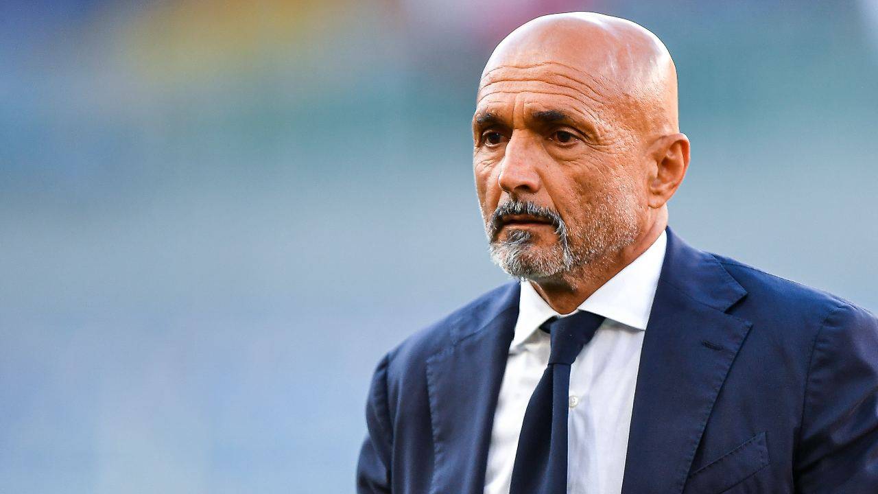 Spalletti pensieroso Napoli