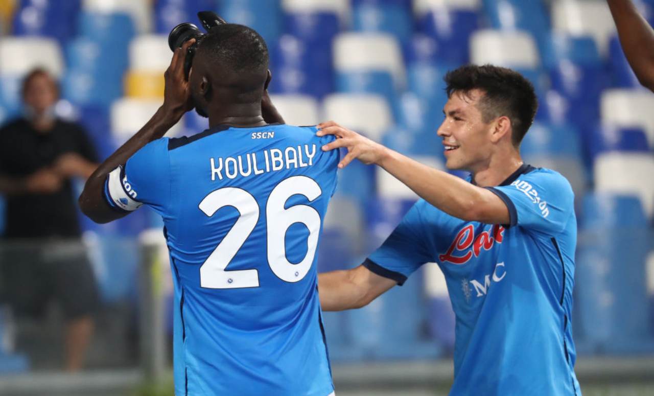 Koulibaly fotografa i tifosi del Napoli