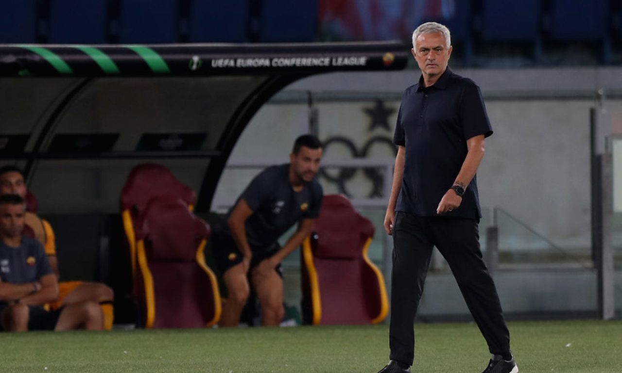 Mourinho sulla panchina della Roma