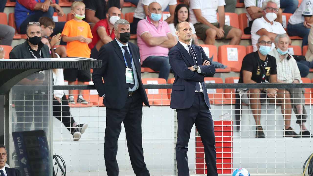 Allegri osserva Juventus